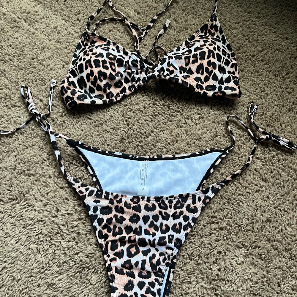 Leopard Print Bikini Set - Picture 2 of 3
